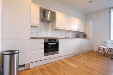 2 bed flat, Chaucer Building, City Centre, Newcastle, NE15JE - Image 2
